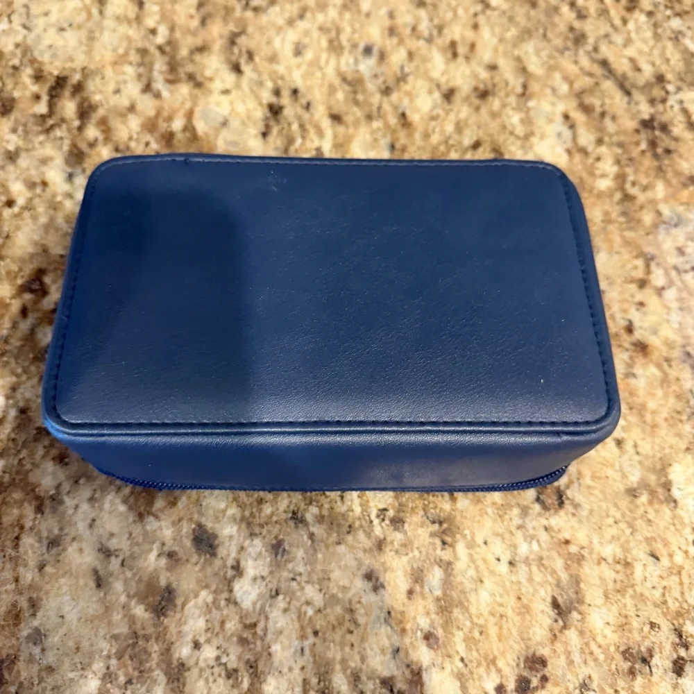 Missoni For Delta Navy Blue Chevron Rectangle Jewelry Toiletries Case Bag Travel